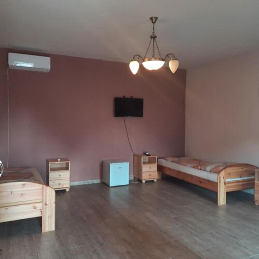 IKSZT Vendégház Dávod Exterior foto