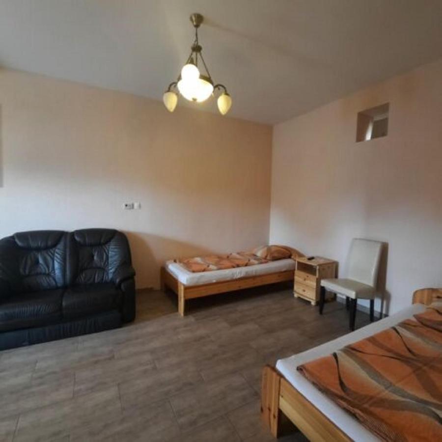 IKSZT Vendégház Dávod Exterior foto